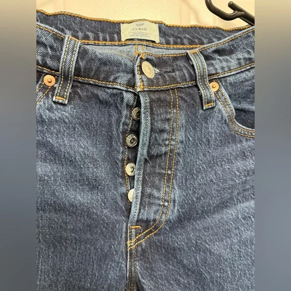 Levi’s 501 Curve Jeans Womens 30x30 Dark Wash Straight Leg GUC - Picture 3 of 8